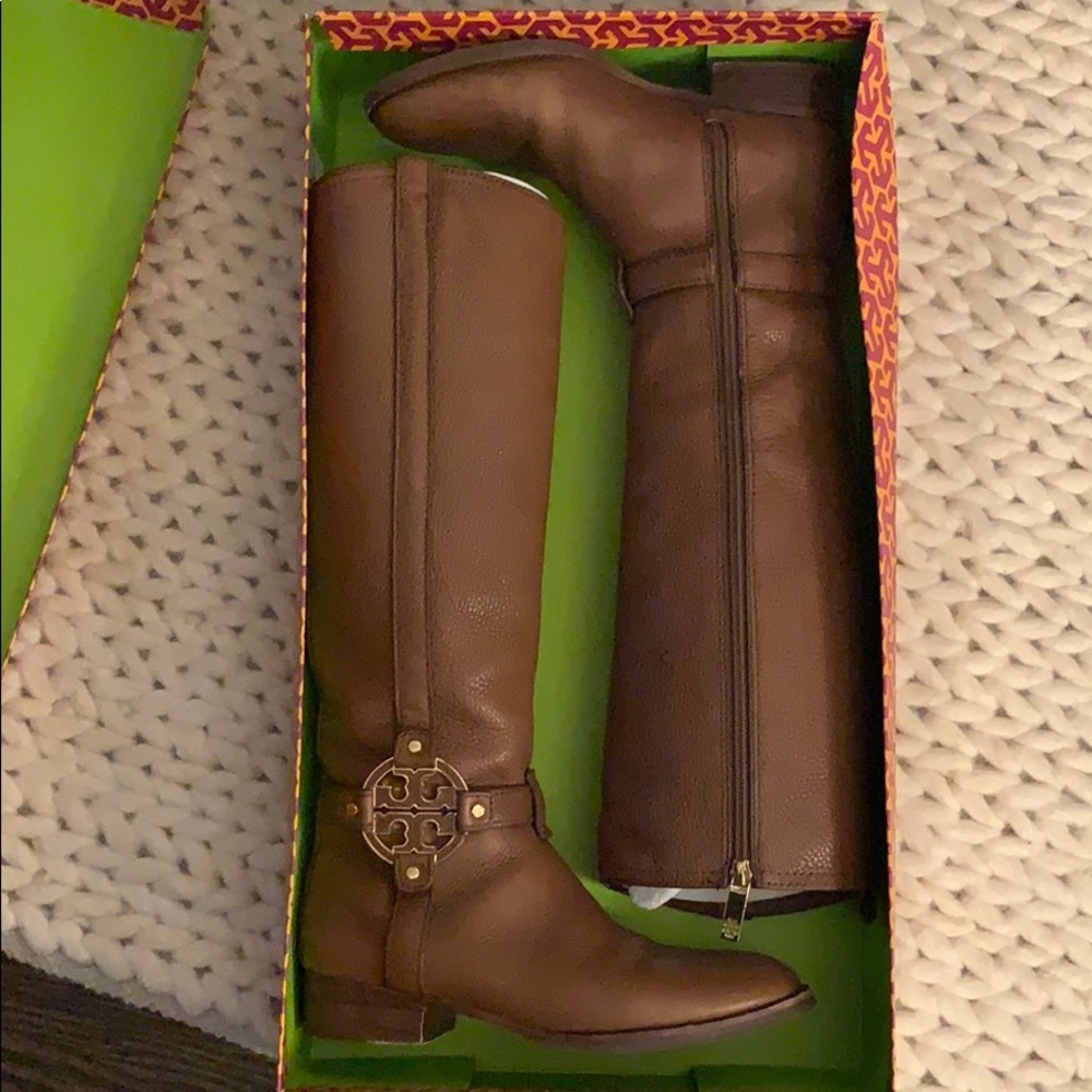 Tory Burch Amanda boot. Almond (brown) sz 8